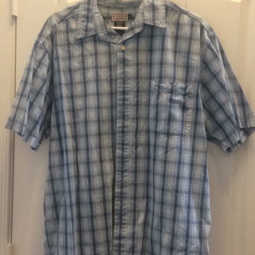 FINAL MARKDOWN Men’s Arizona jean sport shirt. Large